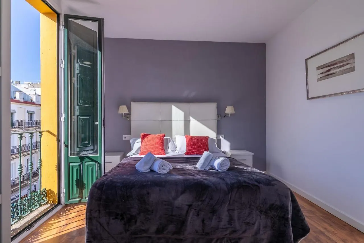 Apartment Reservaloen Terrazas De La Catedral Seville Spain